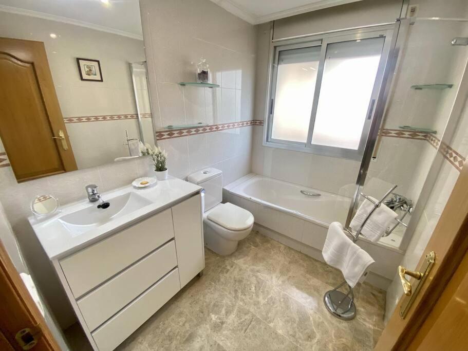 For A Stay Balears Beach Salou Bagian luar foto